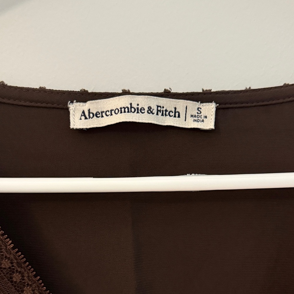 Abercrombie & Fitch Long-Sleeve Tie-Front Brown Lace Top NWOT - Picture 5 of 8